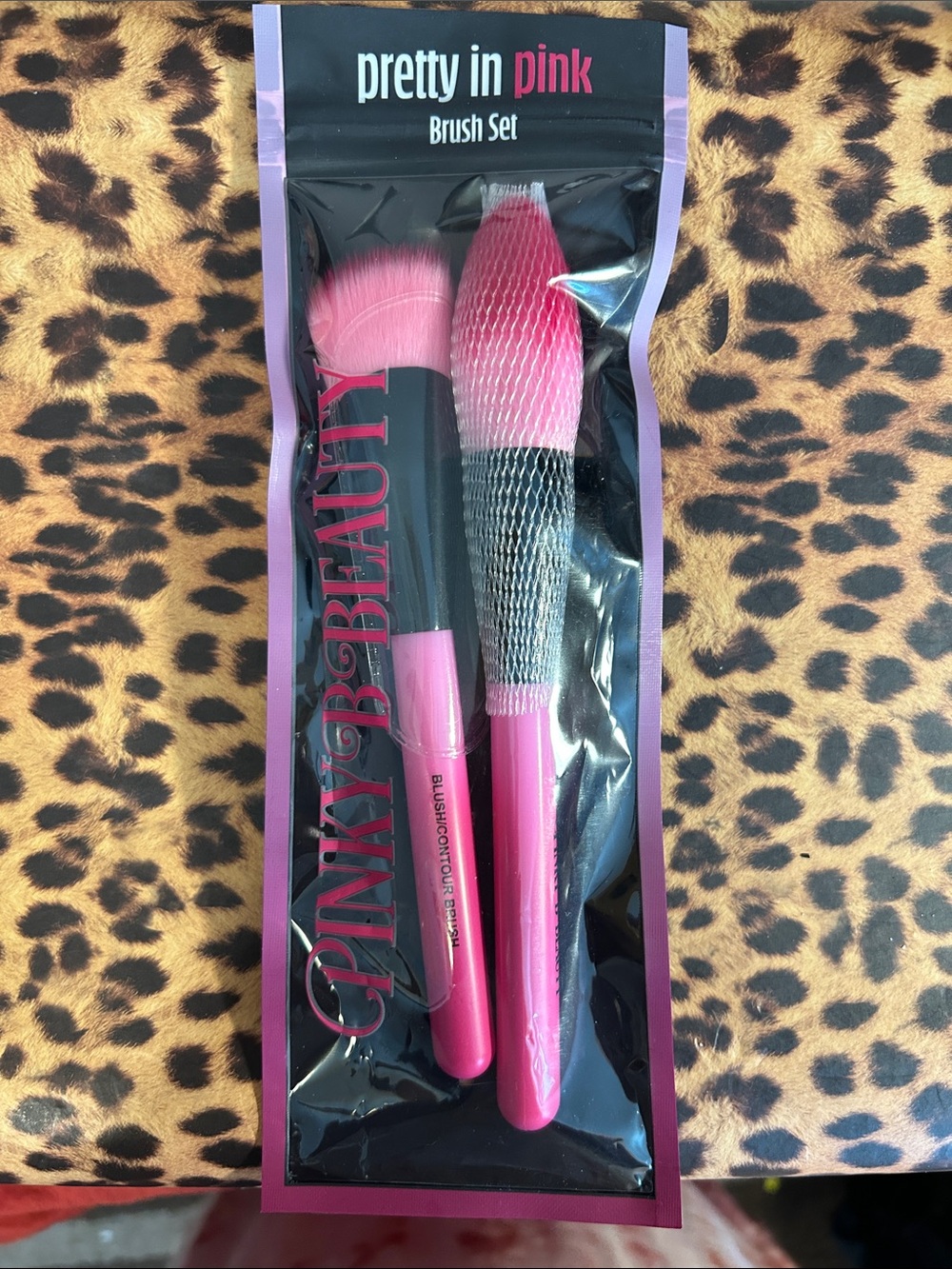 Pinky Beauty “Pretty in Pink” brush set